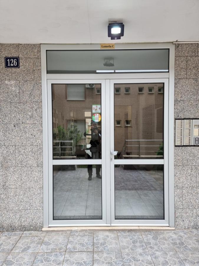 One Bedroom Centre Apartment Podgorica Luaran gambar