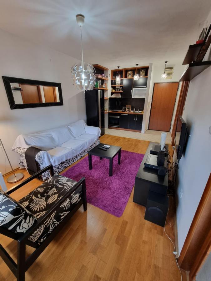 One Bedroom Centre Apartment Podgorica Luaran gambar